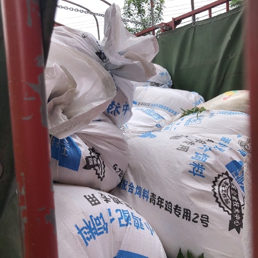 三台县常年出售生物发酵豆渣，白豆渣双重防水袋包装80斤一袋￼，
