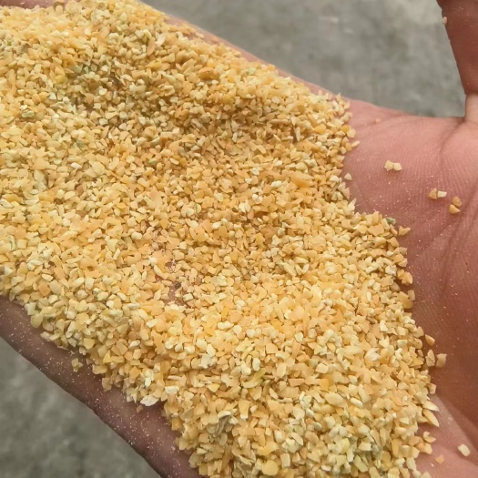 嘉祥县碎大豆，适用于压榨，膨化，黄豆粉，牛羊饲料原料，上地肥料豆