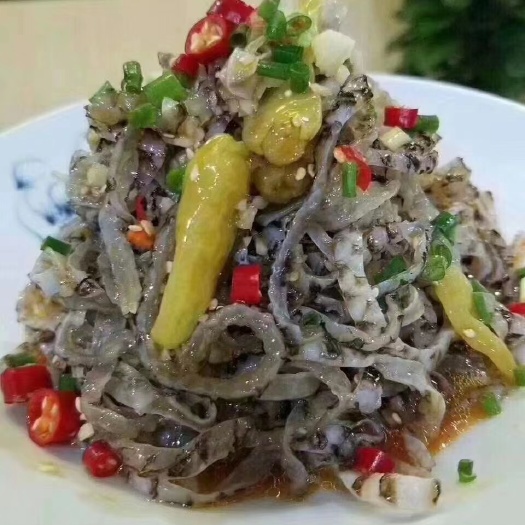 平原县鱼皮新鲜罗非鱼碱发而成，不泡发，口感很脆