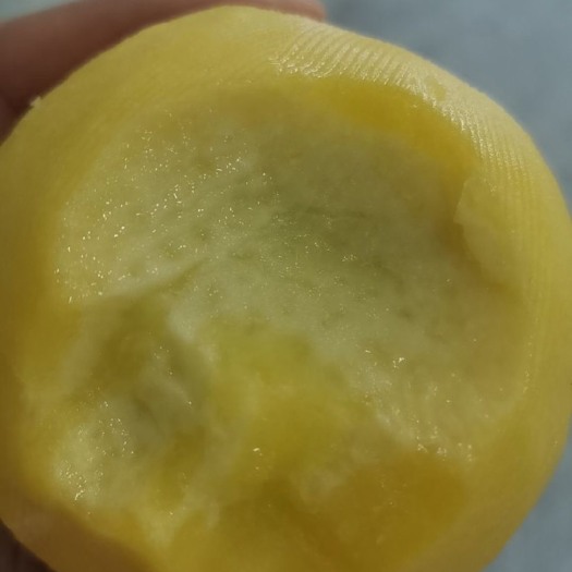 阜平县阜平高山黄桃。每天现摘现发