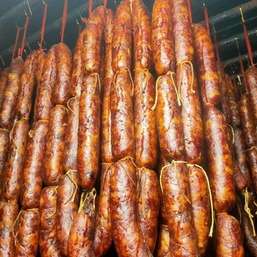 恩施市川味香肠  腊肉  散炕烟熏香肠辣度适中瘦肉较多