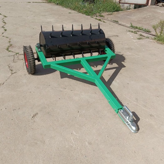 禹城市草坪打眼機(jī)摩托車沙灘車牽引草皮松土機(jī)澆水灌溉施肥大蒜載苗機(jī)