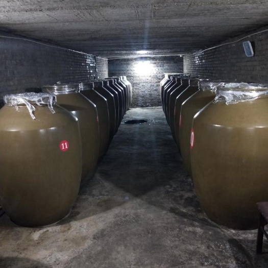 龙口市出售部分泥窖发酵地窖储存2年的基酒高粱基酒