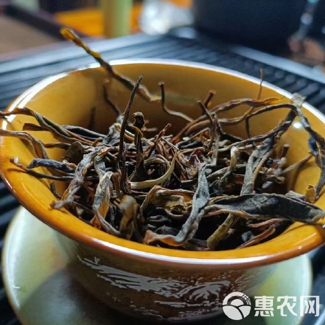 老挝生态古树茶，树龄400年以上，价格优势。 30吨