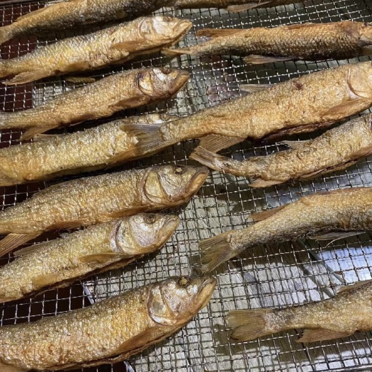 岑巩县烟熏鱼干，大眼鱼，米糠熏制，50一斤，两斤起包邮。感兴