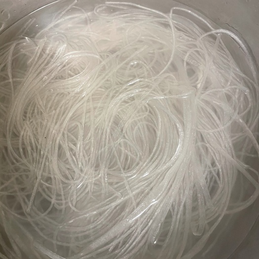 子洲县土豆粉条手工制作粉丝古法工艺酸辣粉丝火锅宽粉