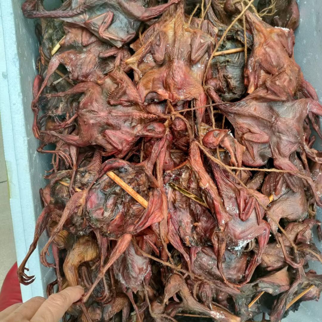 烟熏鹌鹑，一个1.8两左右，一件100个
