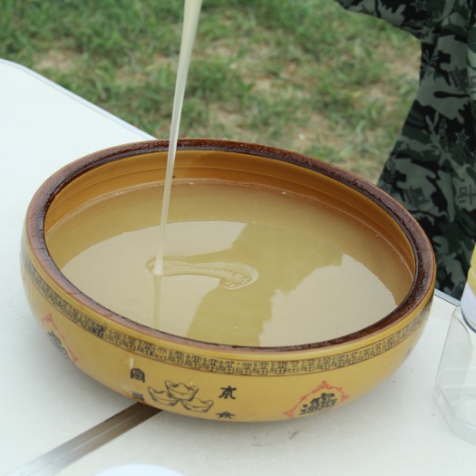 格尔木市自然成熟蜂蜜 高浓度。更健康