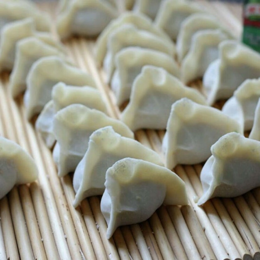 纯手工水饺，彩色袋包装500g一袋