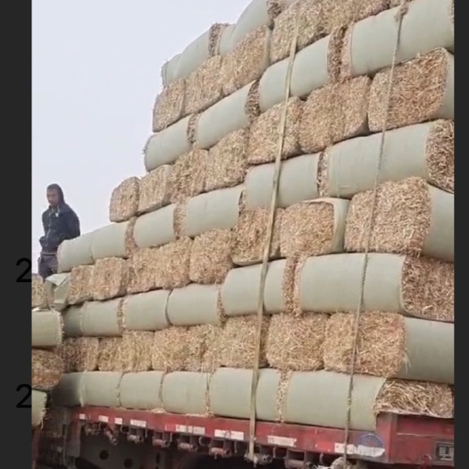 兰考县大量出售各种优质牧草，花生秧揉丝玉米秸秆小麦秸杆等优质饲草