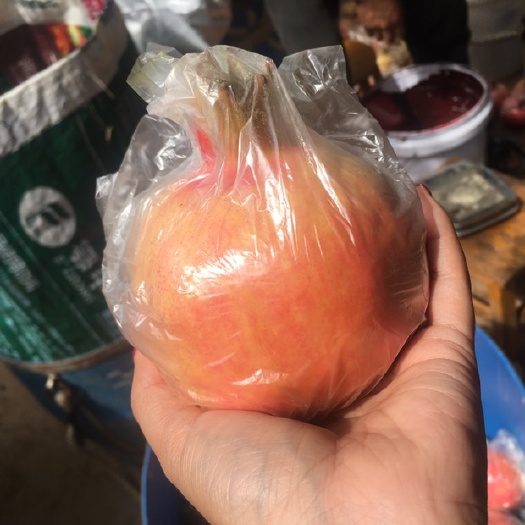 蒙自市蒙自甜石榴免费拿样，颜色漂亮，甜蜜多汁，中秋送礼佳品。包邮