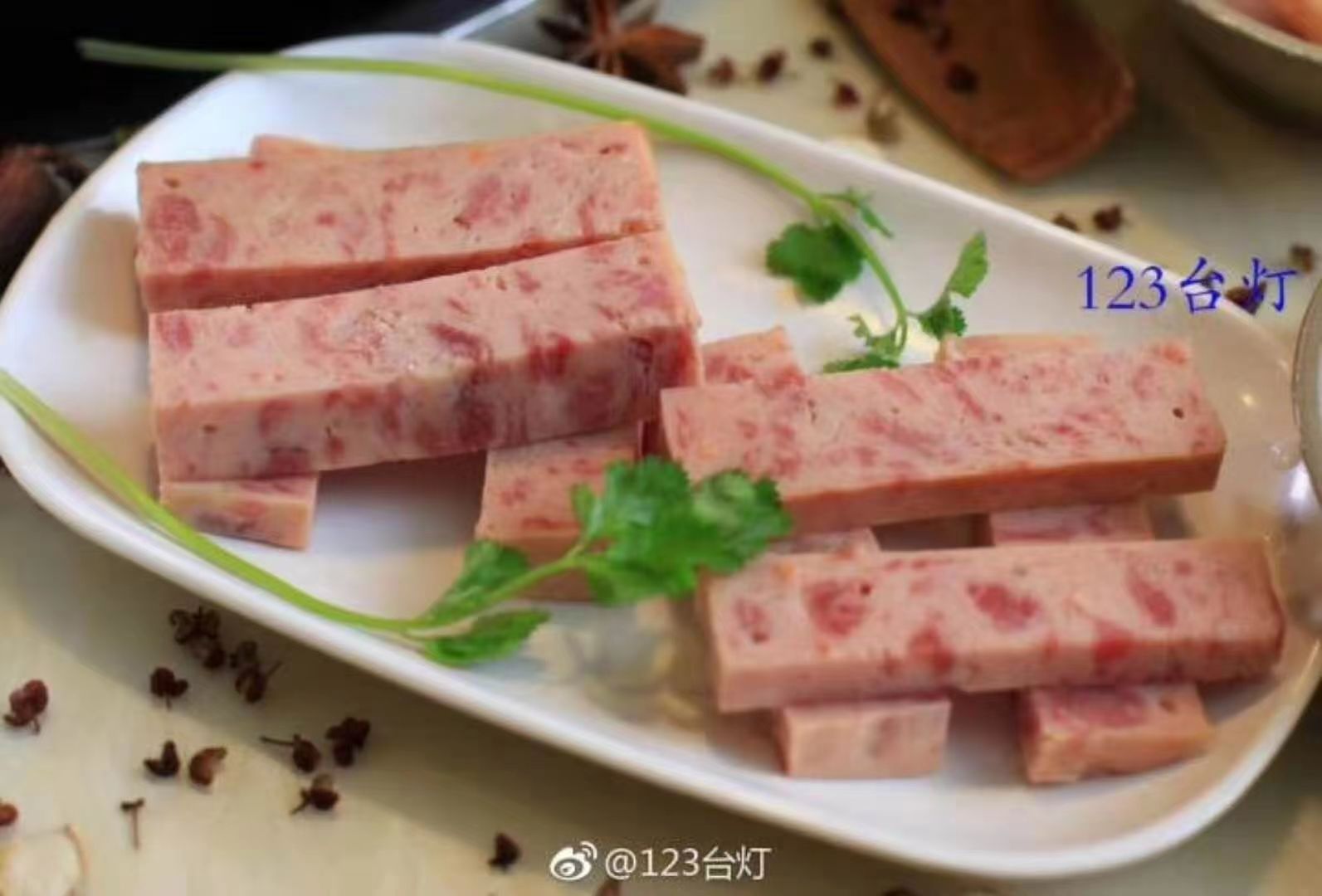 火锅午餐肉