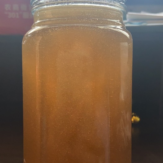 自家的土蜂蜜，一年就白露节气才收割一次的纯正土蜂蜜，不添加