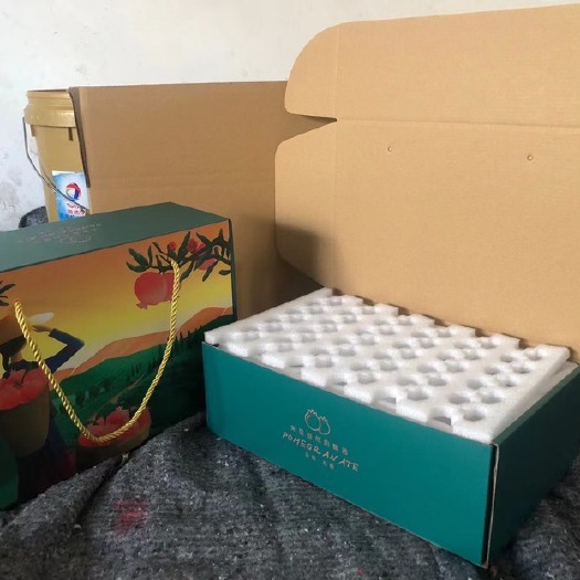 蒙自市云南蒙自石榴新鲜现摘现发，厂地直发，没有中间商差价