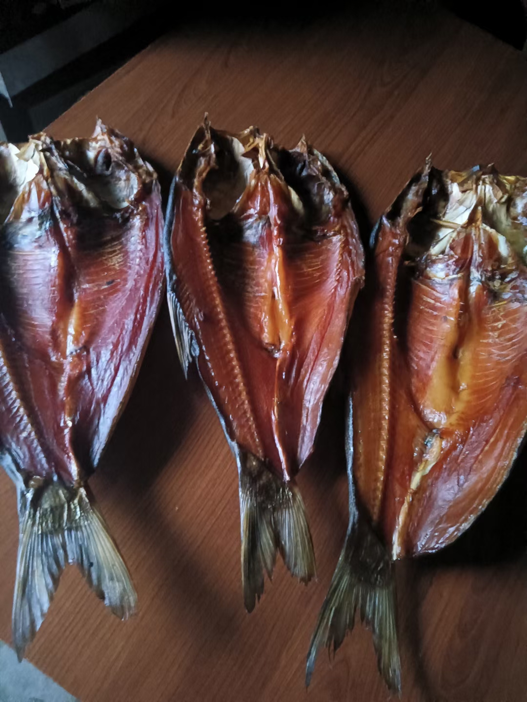 生態(tài)臘鰱魚 風(fēng)干魚 臘鰱魚塊 整只 特產(chǎn)