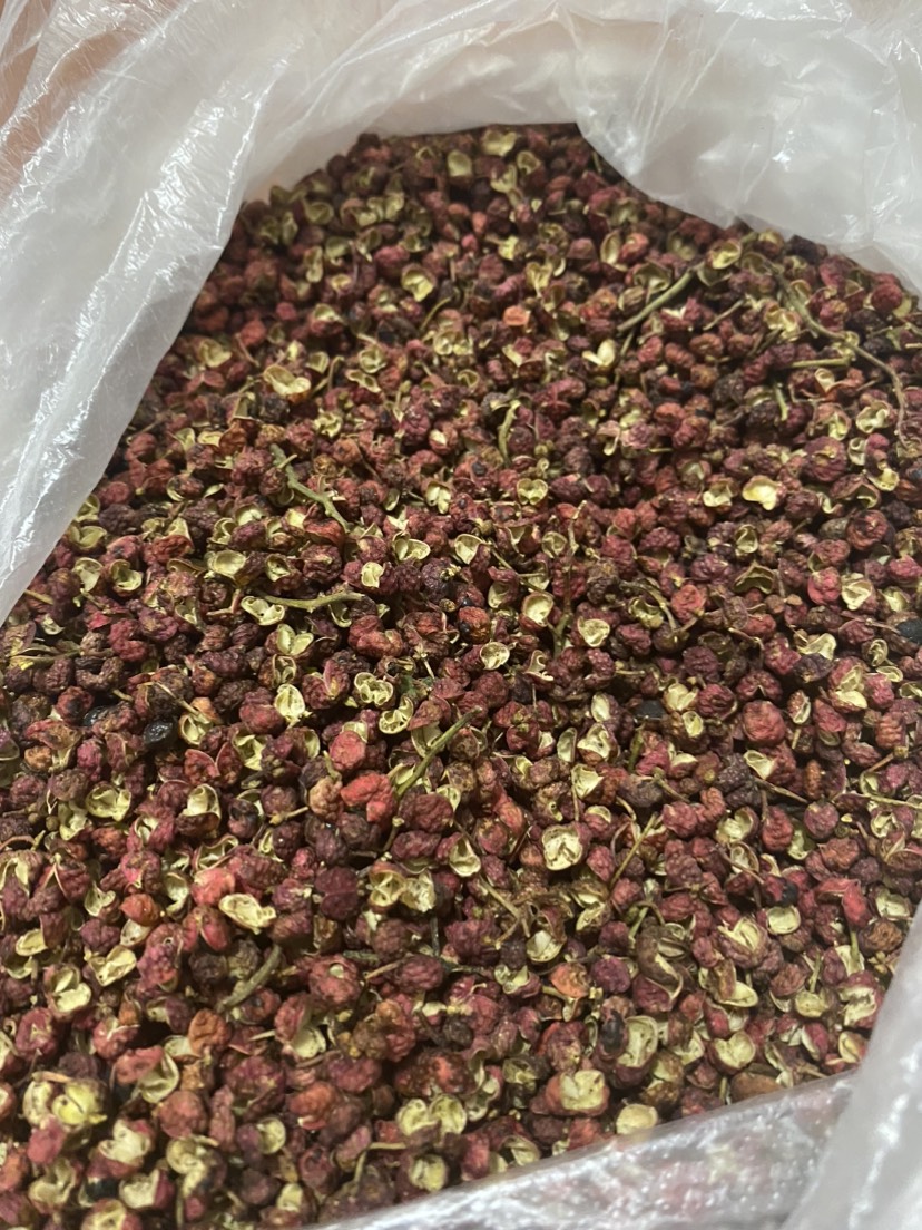 陕西大红袍花椒今年新货，目前还有500斤，开饭店需要的朋友抓