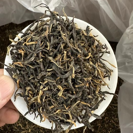 英德市英红工夫 新冬茶第一批，英红九号品种红茶上市了一斤2罐配礼袋