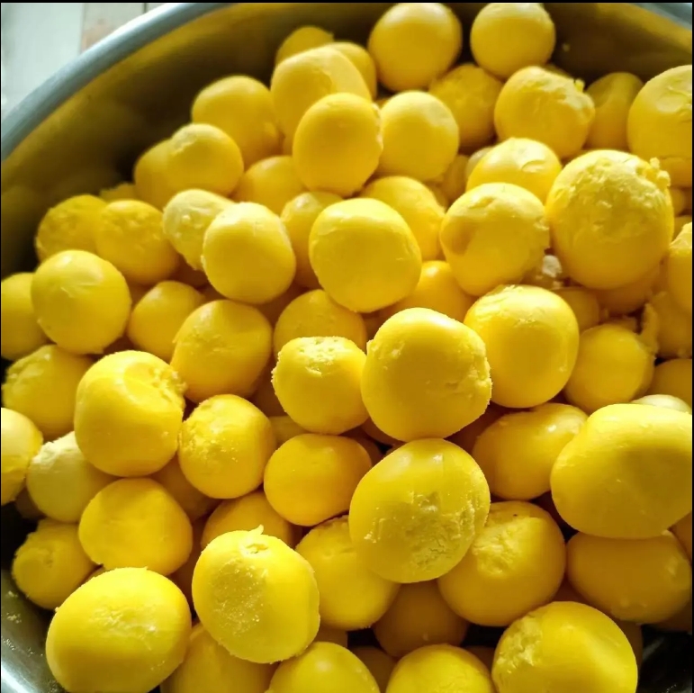 新鲜鸡蛋蛋黄喂牛羊鸡鸭鹅喂狗猫鸟美毛亮毛补钙卵饲料