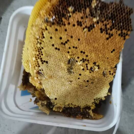 霍山县大别山深山老林不参假的农家散养土蜂蜜，一年一度，天然百花蜜，