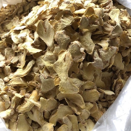 云南罗平小黄姜干片味道香浓无硫颜色黄过筛大货批发生姜片