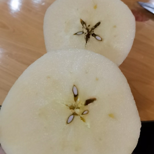 临猗县水分多，糖度高，皮脆，库里80以上条红片红大果