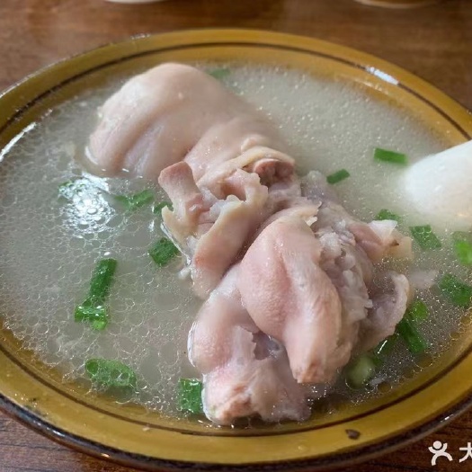 成都带筋猪蹄，颜色白净，卤菜，蹄花汤的天花板