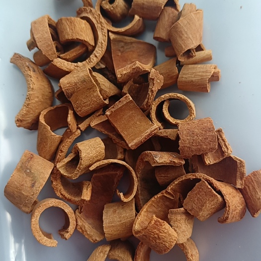 玉桂别名桂皮干货统桂切段玉桂