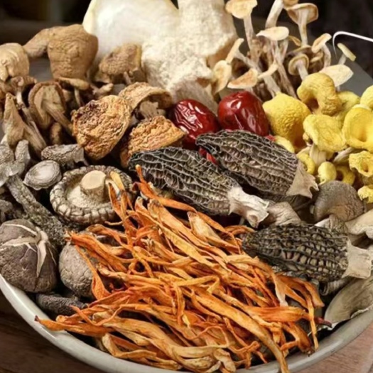 咸阳七彩菌汤包云南特产羊肚菌虫草花竹荪原料冬季滋补养生炖汤菌菇包