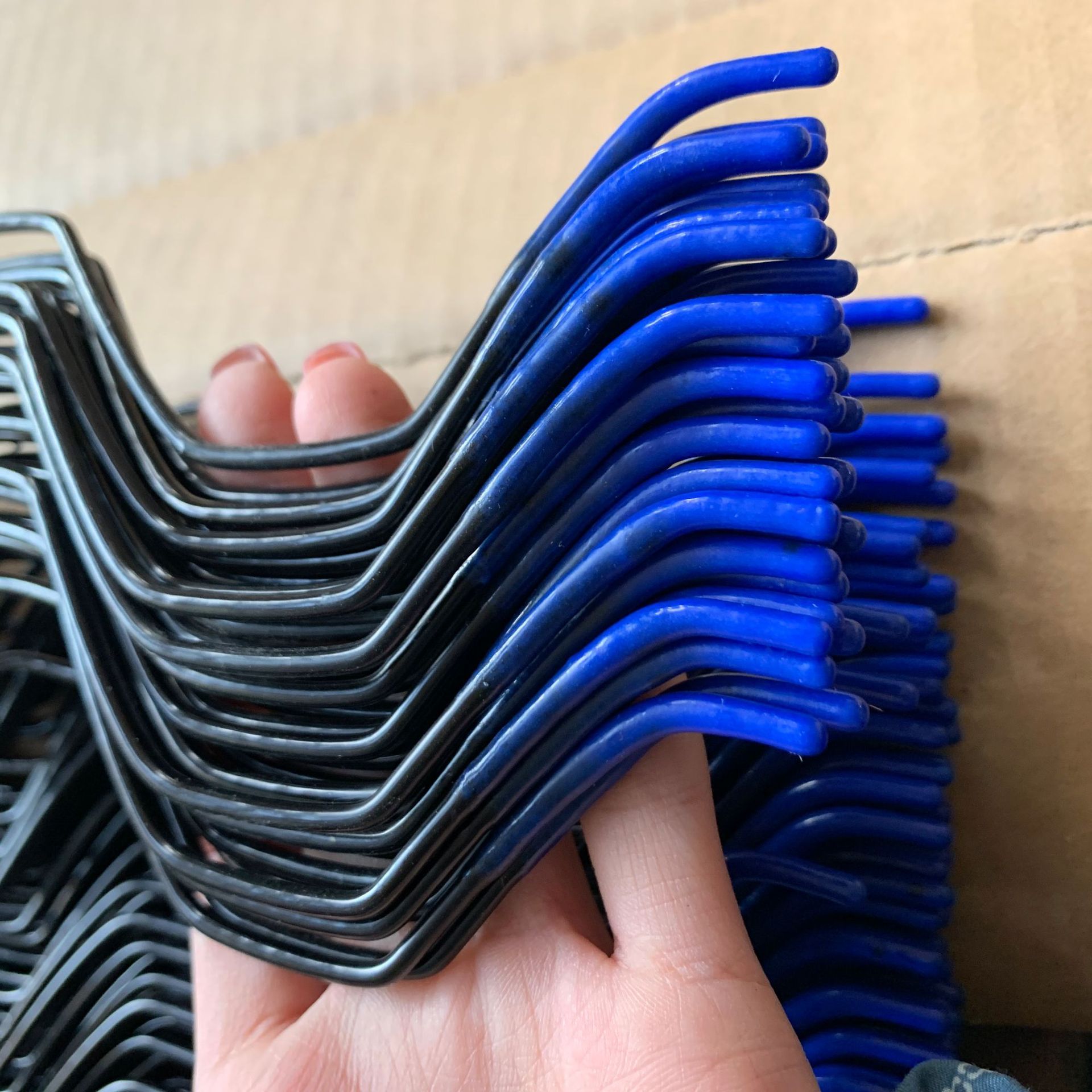 厂家直销卡槽卡簧连接片彩钢材质镀铝锌卡槽高强度不生锈