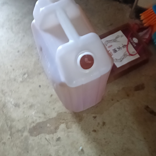 那坡县自家压榨的茶油，保证是纯茶油