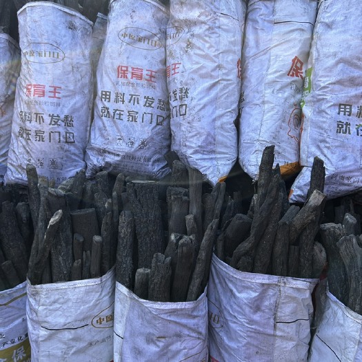枣阳市2024年新鲜纯栗木炭已经出窑有货，今日装车发货！
