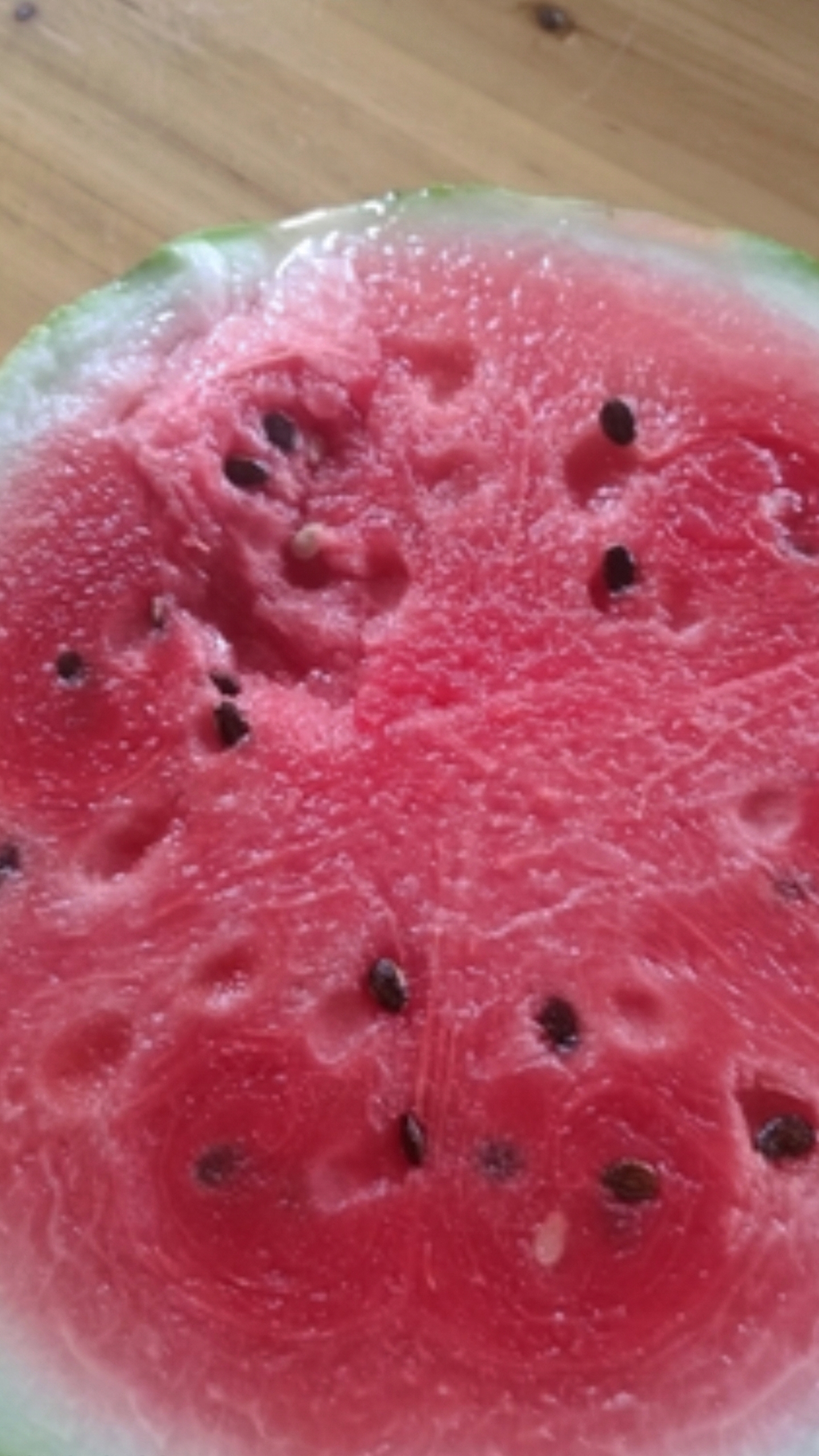 8424西瓜 8斤打底 2茬以上 8成熟 有籽