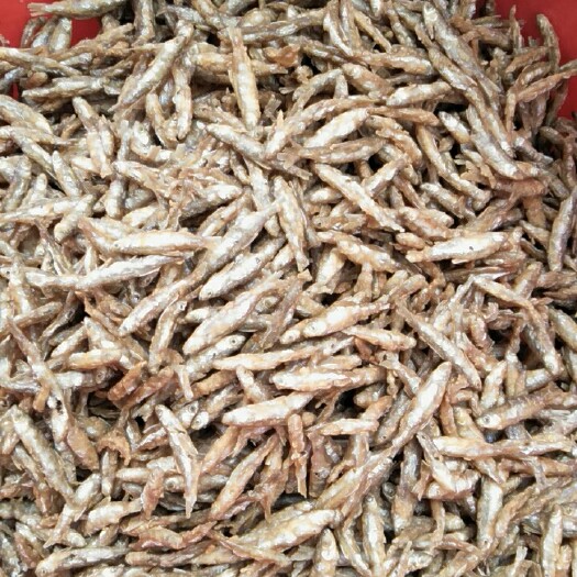 廉江市小鱼干 面粉小鱼仔不苦好吃，优质水源生长，天然食品。