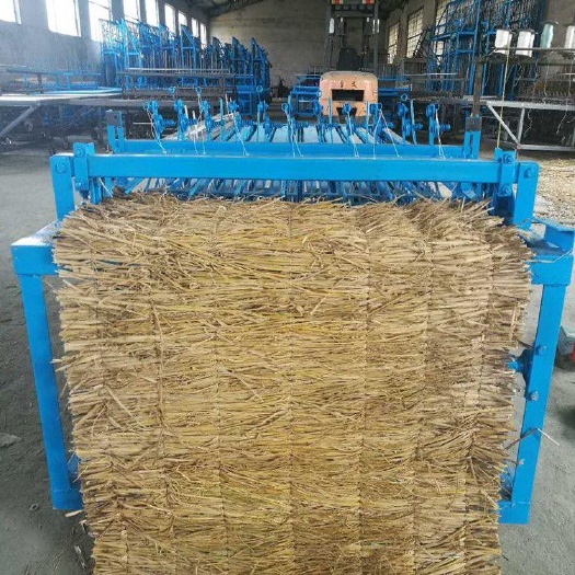 曲阜市 畜牧养殖保温草帘机 绿地覆盖草毡机小麦秸秆稻草编织机热销
