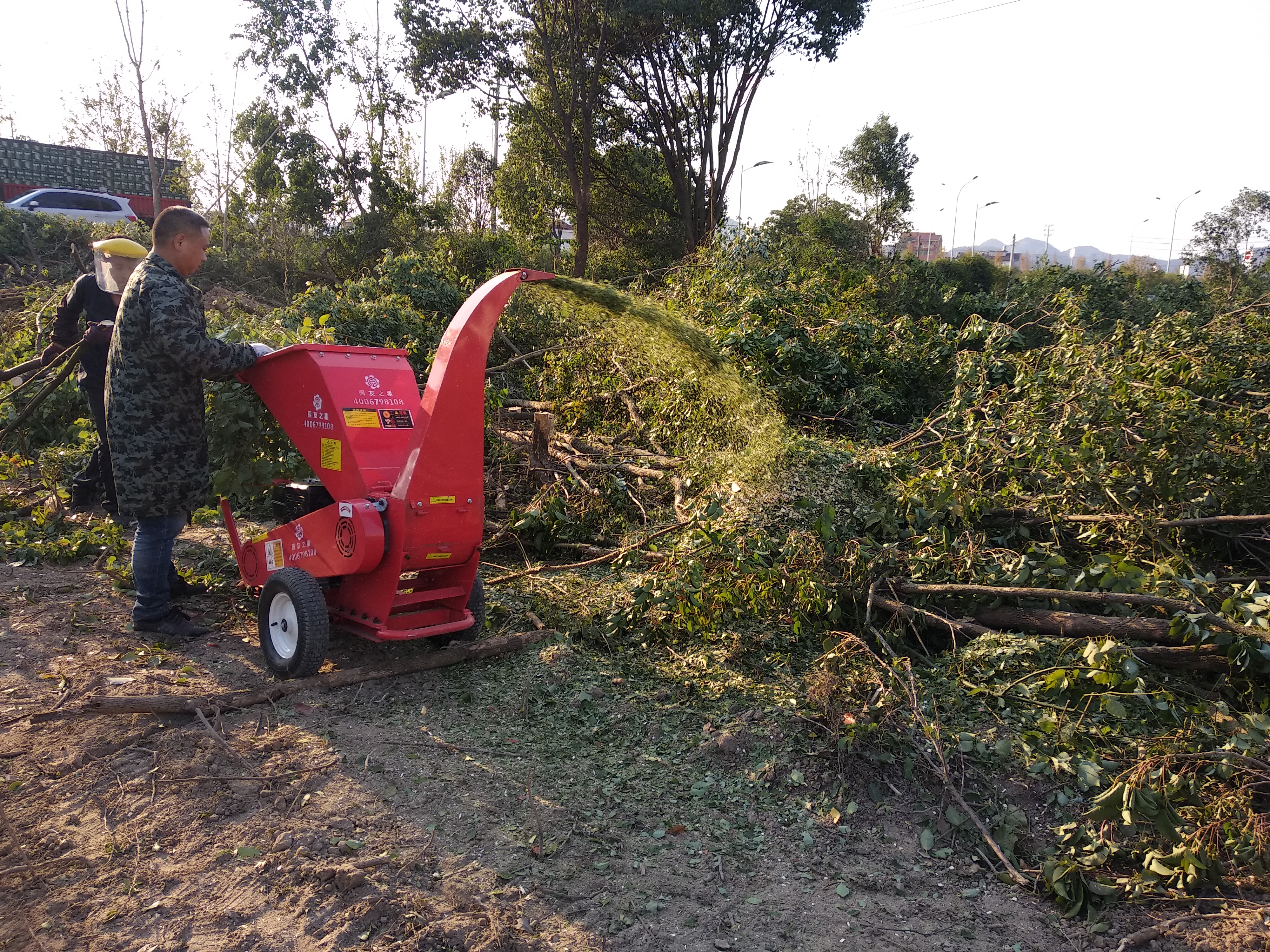 义乌市小型移动式树枝粉碎机碎枝机切枝机电动家用果园园林绿化