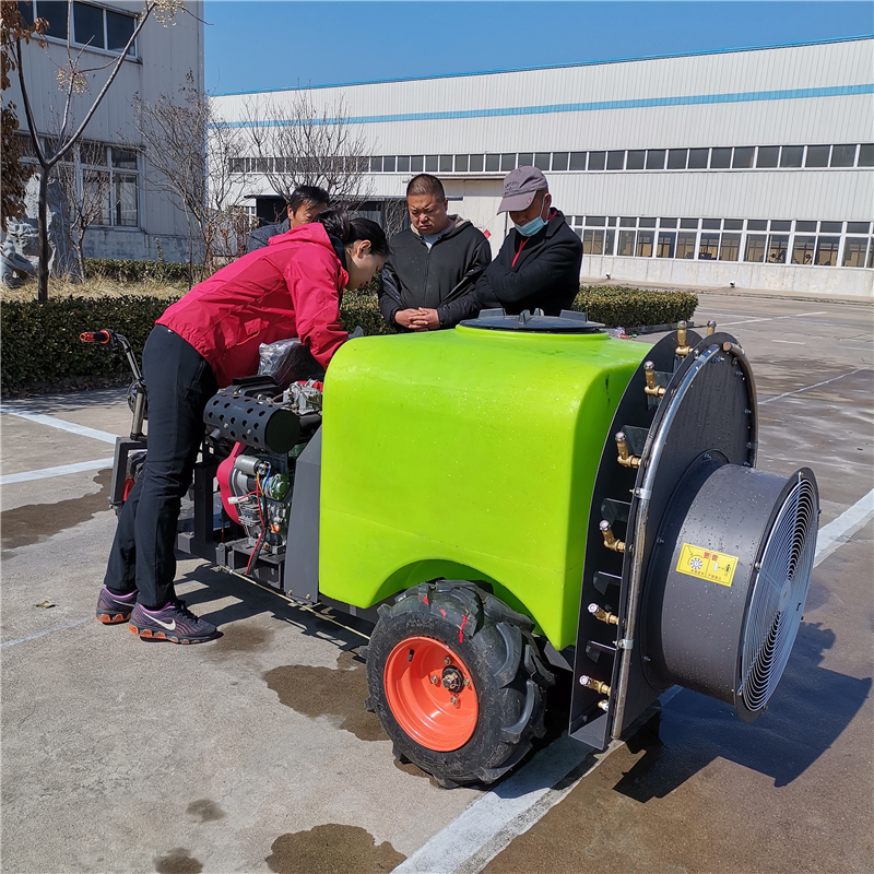  高壓噴頭打藥機(jī)，黃體噴頭打藥機(jī)，大容量藥箱打藥機(jī)直銷