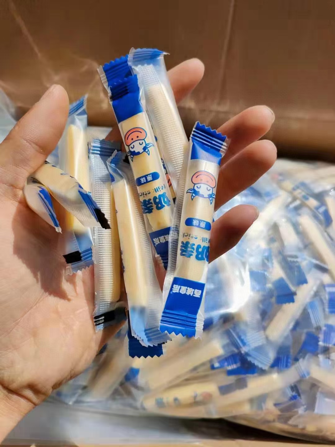 精河县西域皇后奶条 三中口味 软糯好吃独立包装 儿童零食高钙奶条