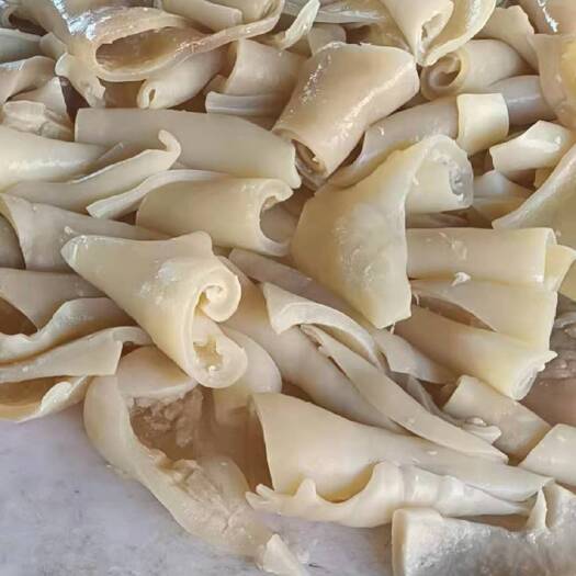 阳信县牛皮块，质量保证价格合适需要的老板联系