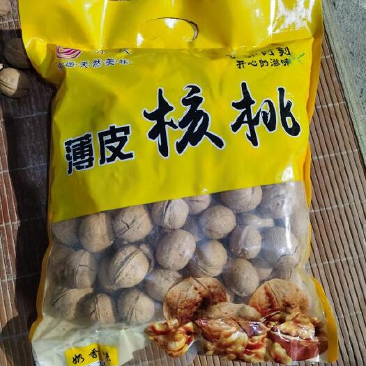 夏邑县薄皮核桃 2021新货薄皮椒盐核桃奶香核桃草本核桃熟核桃礼品