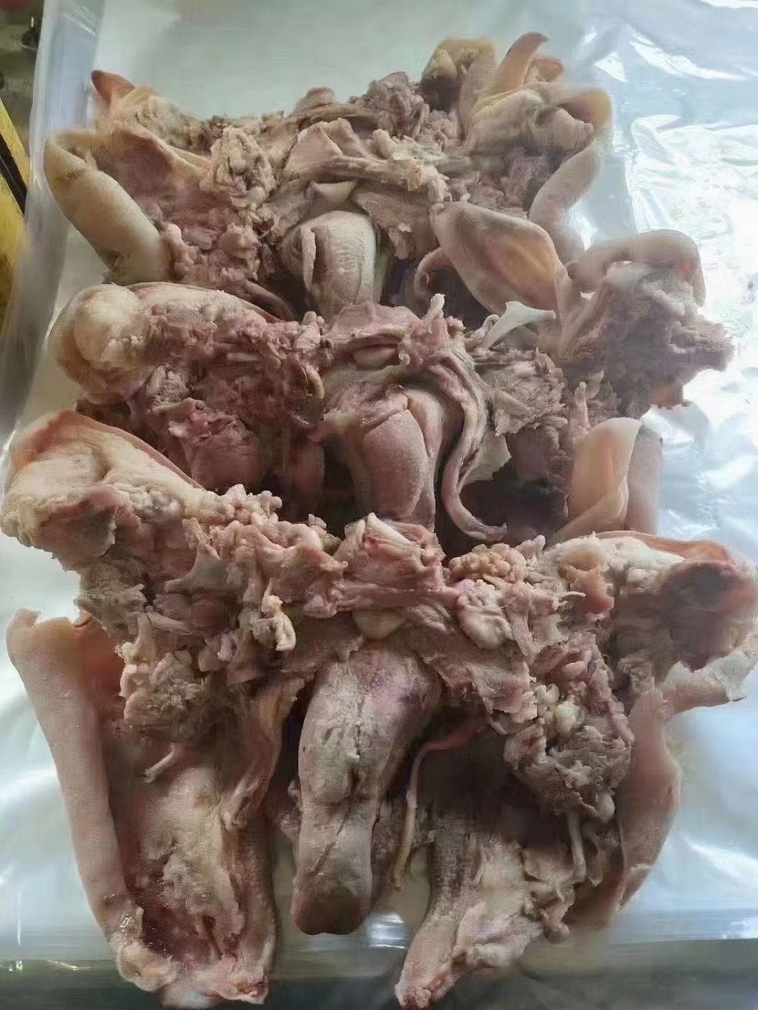 郑州羊副产品  羊头肉，7---8成熟，全熟羊头肉都有，全熟的贵