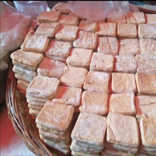 贵阳正宗大方小屯猪场臭豆腐，精选优质大豆，传统手工制作，大方特产