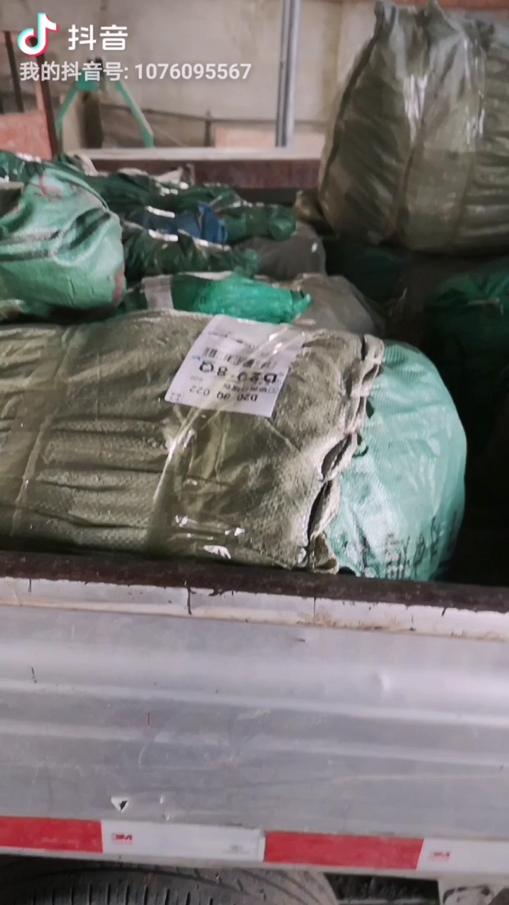 黄金脆2号黄桃，属极早熟黄桃新品种，平均果重180克以上。