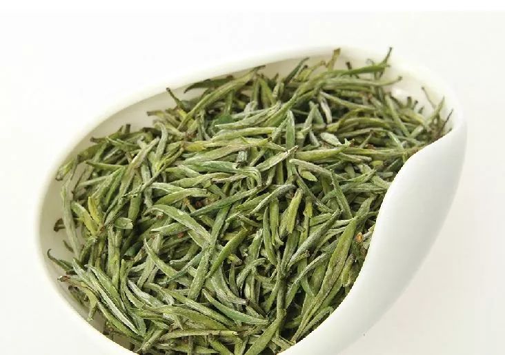  明前新茶君山银针茶叶高档芽茶雀舌嫩芽浓香耐泡清香型精美礼盒装