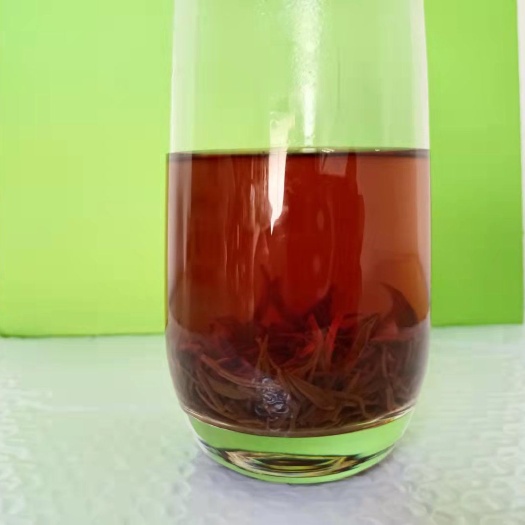  利川红茶主产于湖北利川，为名优红茶之一。