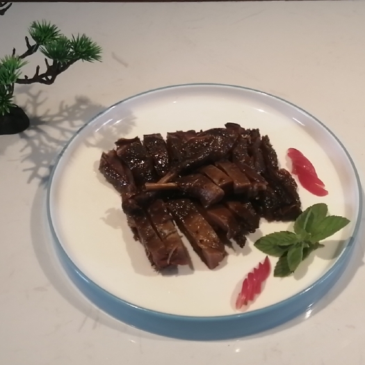 安庆酱板鸭  烤卤酱番鸭，甘甜，新品，嚼劲十足！