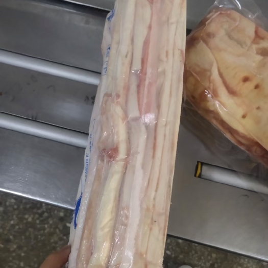 梁山县牛骨髓/国产鲁西育肥公牛去皮牛骨髓