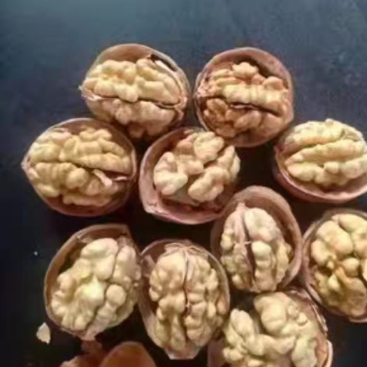 阿克苏市今年新货农户自产批发新疆185纸皮核桃新疆特产坚果