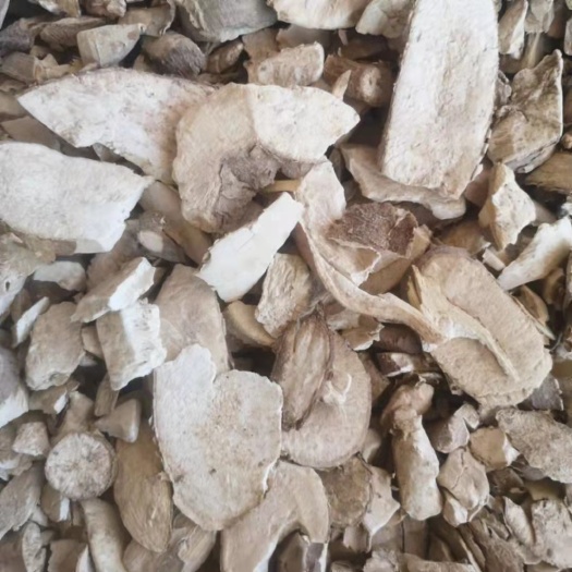 凭祥市老挝木薯干片：自然晒干，不规则淀粉含量：≥68％