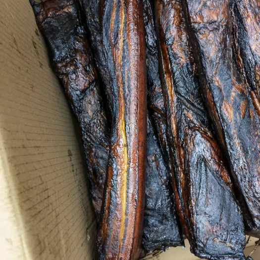 成都腊肉  四川特色烟熏五花肉，味道巴适 颜色漂亮，一手批发
