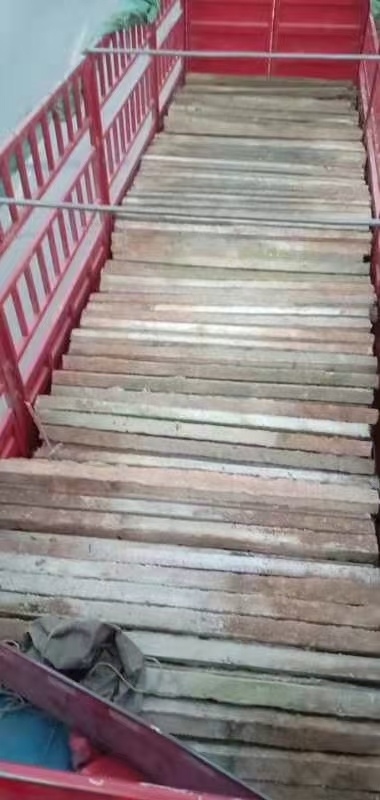 洛阳3公分左右占地葡萄树，2.3---3米水泥立柱大量供应